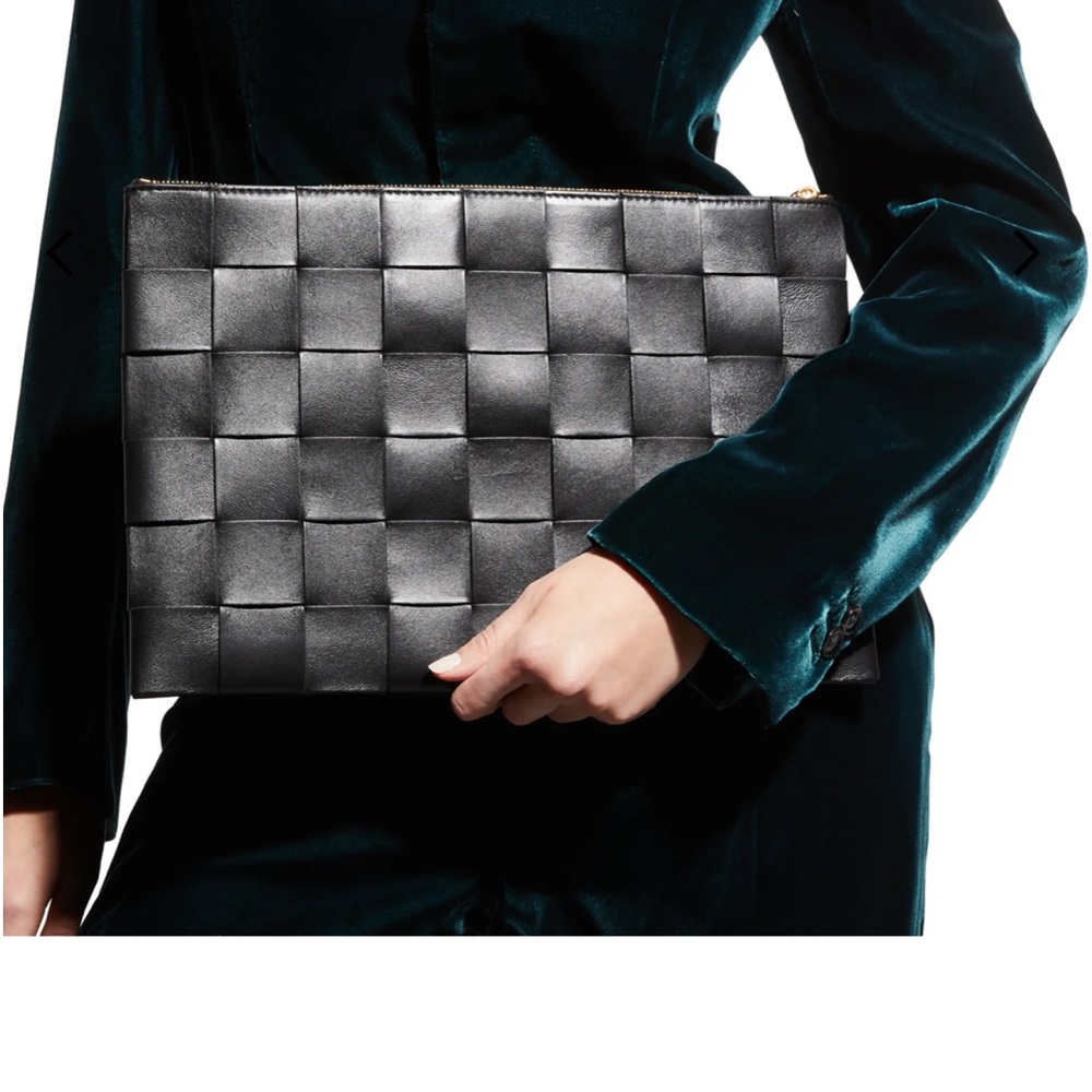 BOTTEGA VENETA
Large Intrecciato Napa Pouch Clutch Bag